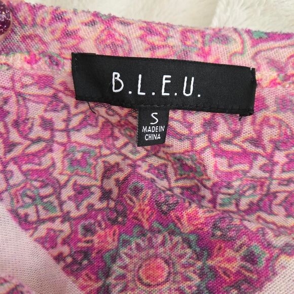 Bleu Vintage Pink paisley boho embelished Knit top with bell sleeves - Picture 2 of 9